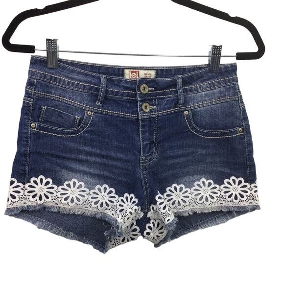 Lei Tatum High Rise Festival Lace Trim Dark Wash  Denim Jean Shorts Juniors 5 - Picture 1 of 9